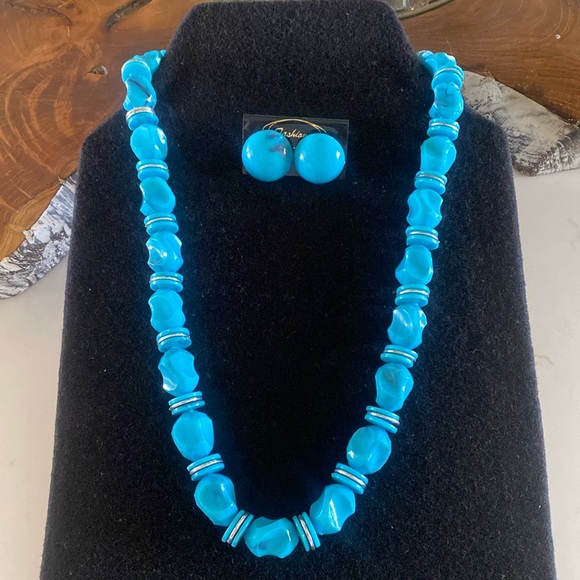 Vintage Turquoise Necklace and Earrings Set. Made in Hong Kong. Plastic/Lucite - Picture 1 of 6